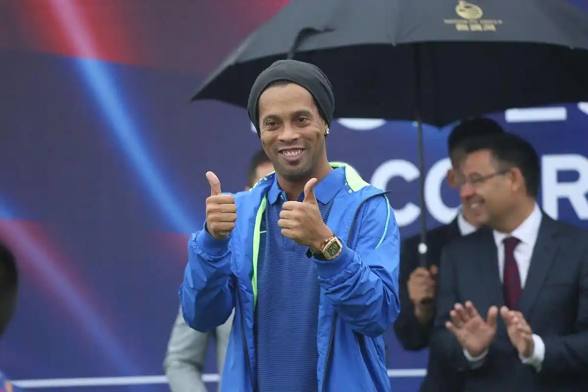 大的人物在 大的人物在